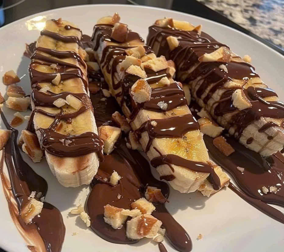 Delicious Frozen Banana Snickers - PP105 Thumb Delicious Frozen Banana Snickers