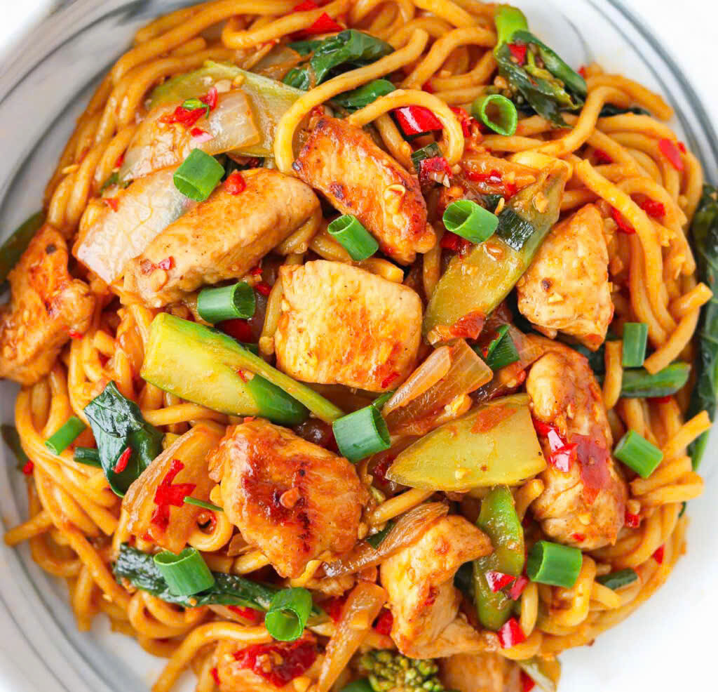 Easy Garlic Chicken Noodles