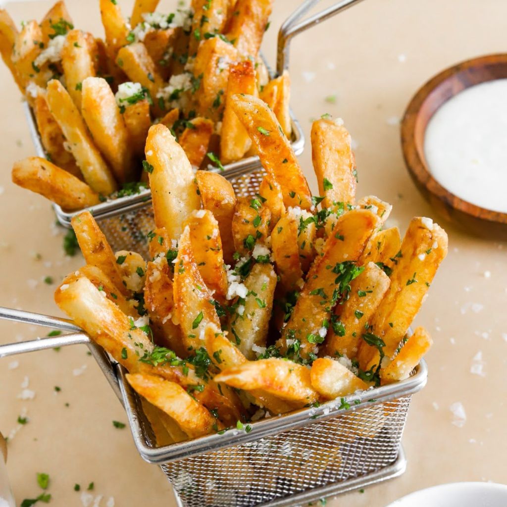Ultimate Crispy Garlic Parmesan Fries